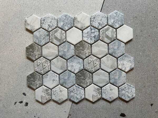 Mosaic lục giác hoa văn